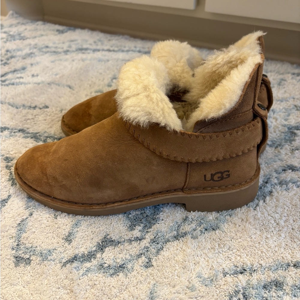 UGG  Tan Shearling Boots
